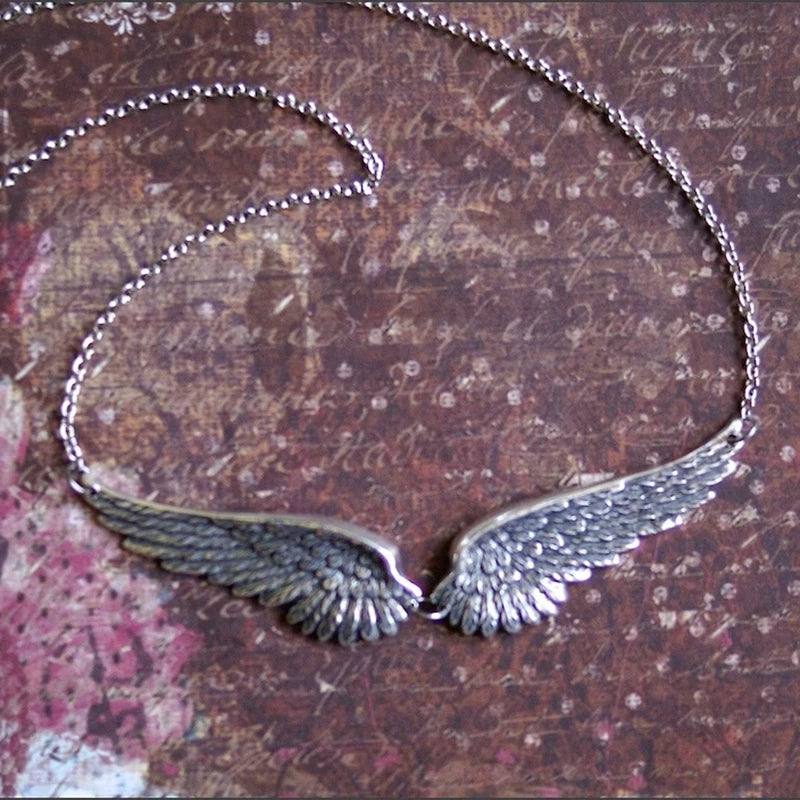 Vintage Angel Wings Feather Choker – Boho Spiritual Necklace for Protection, Style & Divine Vibes
