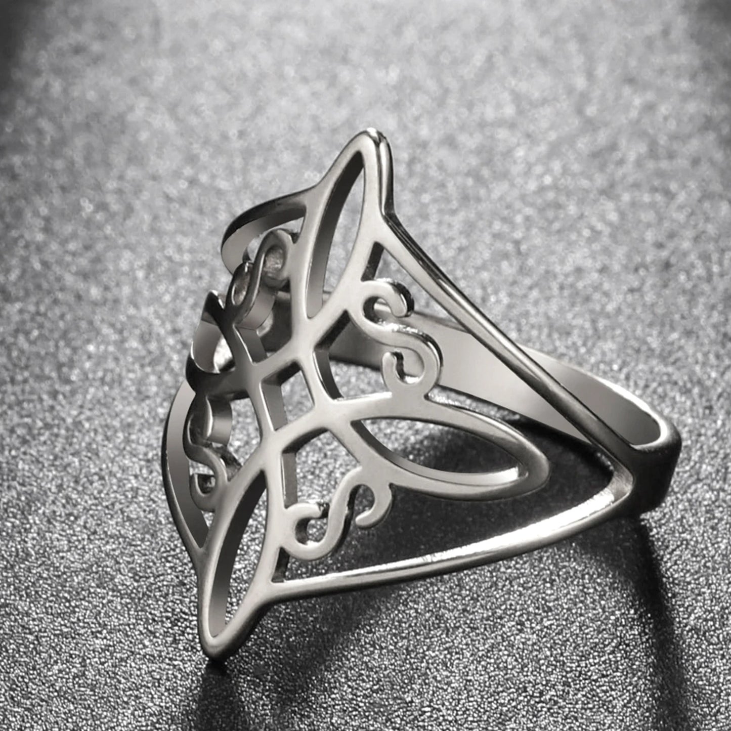 Witch Knot Stainless Steel Ring – Symbol of Protection, Power & Pagan Tradition