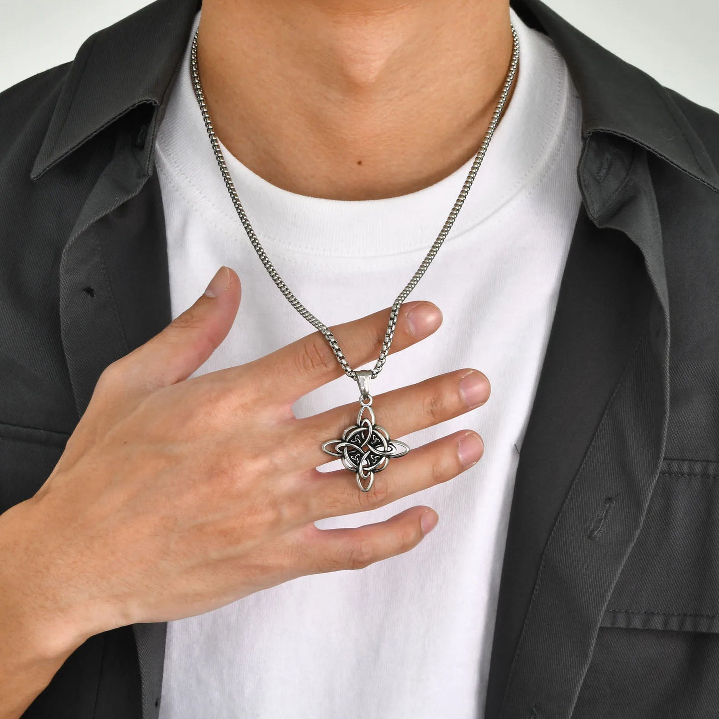 Vintage Celtic Knot Necklace – Timeless Unisex Design for Strength, Unity & Heritage